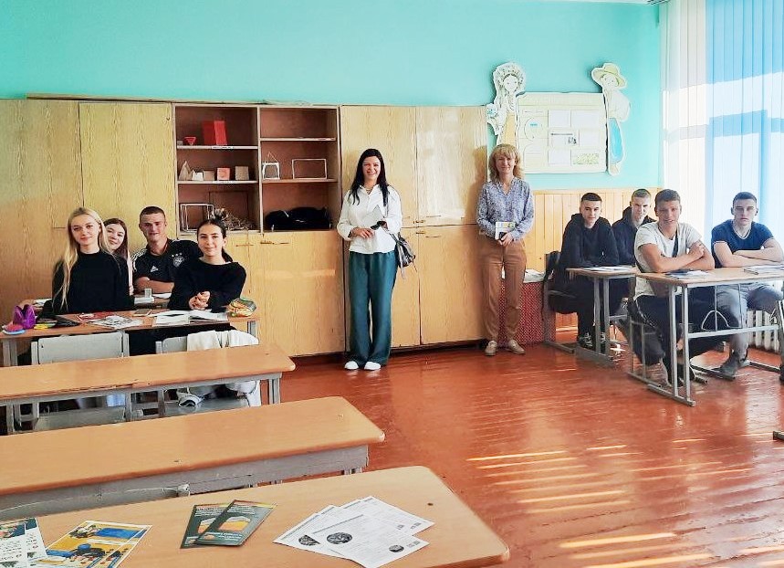 Микулинецький опорний заклад загальної середньої освіти І-ІІІ ступенів Микулинецької селищної ради